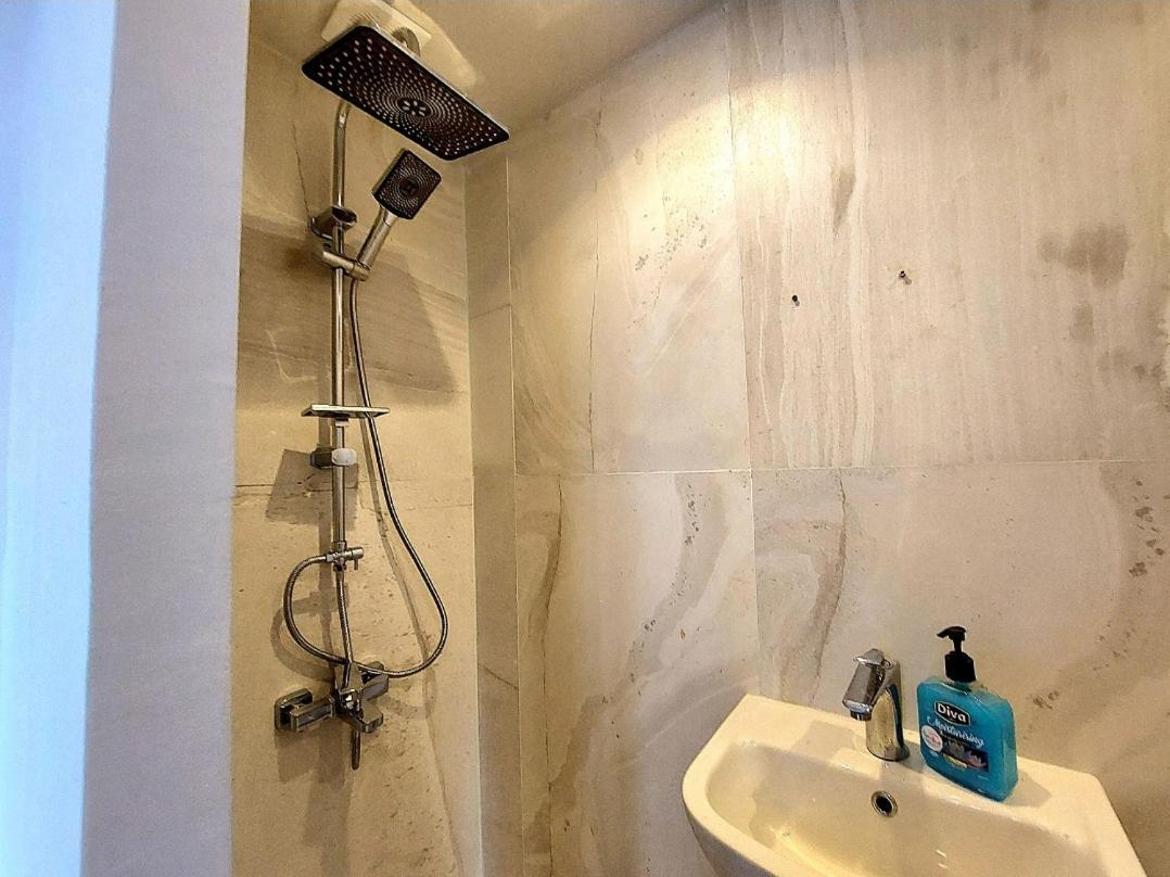 Arab Hostel, Welcoming All Solo And Groups Travellers But, Unmarried Couples Not Allowed Alexandria Bagian luar foto