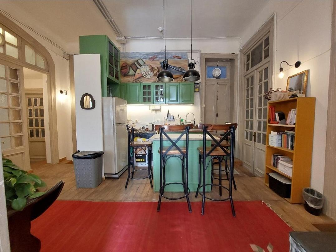 Arab Hostel, Welcoming All Solo And Groups Travellers But, Unmarried Couples Not Allowed Alexandria Bagian luar foto