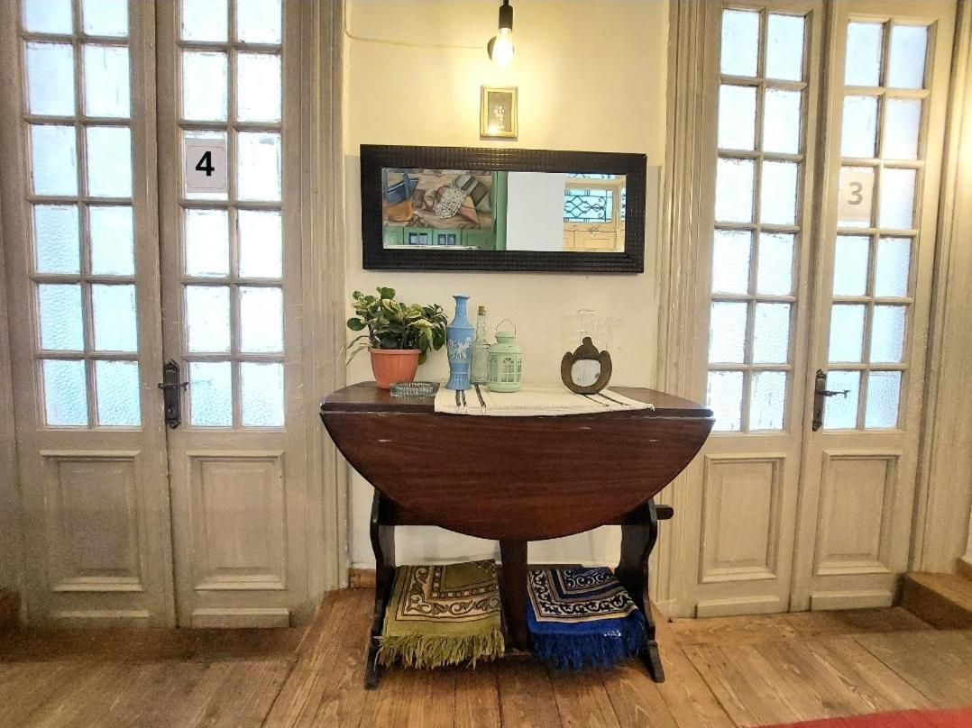 Arab Hostel, Welcoming All Solo And Groups Travellers But, Unmarried Couples Not Allowed Alexandria Bagian luar foto