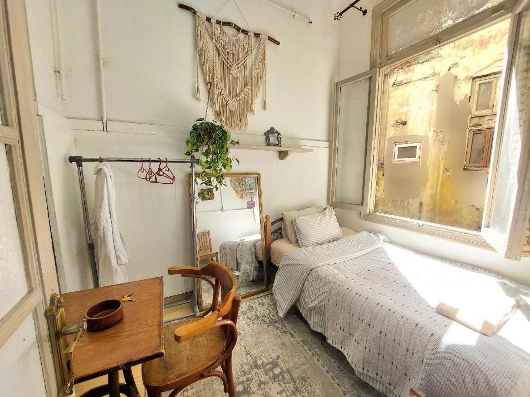 Arab Hostel, Welcoming All Solo And Groups Travellers But, Unmarried Couples Not Allowed Alexandria Bagian luar foto