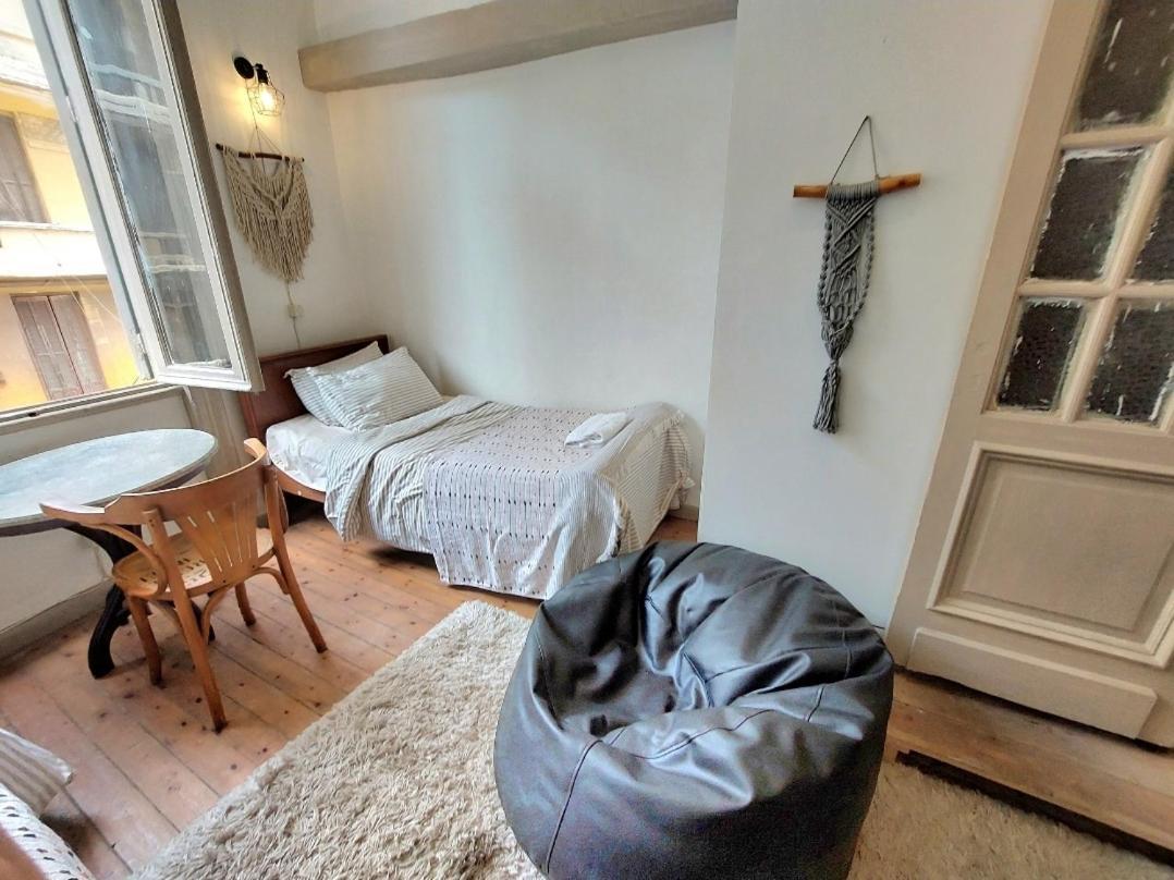 Arab Hostel, Welcoming All Solo And Groups Travellers But, Unmarried Couples Not Allowed Alexandria Bagian luar foto