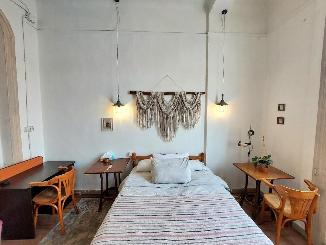 Arab Hostel, Welcoming All Solo And Groups Travellers But, Unmarried Couples Not Allowed Alexandria Bagian luar foto
